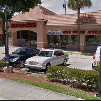 Looking at the shop heading South on Federal Highway. Just across of Ruby's in Mizner. at Organic Express Juice Bar in Boca Raton