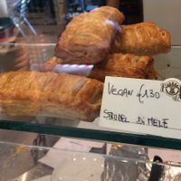 Vegan apple strudel at Brunchy Bar in Padua