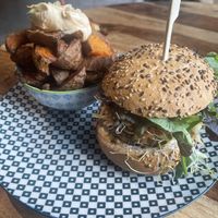 Magic mushroom burger and sweet potato wedges at Greenway in Antwerpen