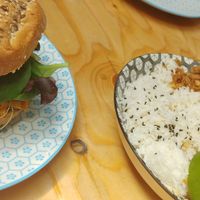 Black bean burger & curry bowl 👌 at Greenway in Antwerpen