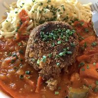 Getreidebratling mit Spätzle und Paprikasoße  at V2O Restaurant in Friedrichshafen