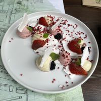 Pavlova   at roots in Thessaloniki