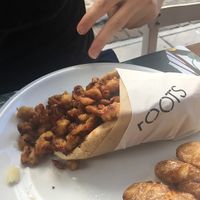 rOOTS soya gyro with veggies inside and vegan tzatziki and baked potatoes at roots in Thessaloniki