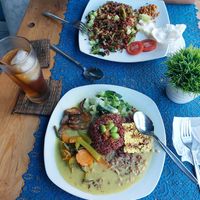 Tempeh curry and nasi goreng at Wulan Vegetarian Warung in Ubud
