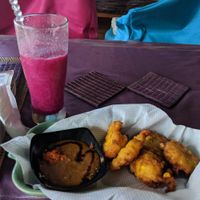 Corn fritters and dragonfruit smoothie at Wulan Vegetarian Warung in Ubud