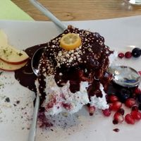 "Veganer"
Luftige Creme mit Biskuit Teig und Schokosauce at triVida in Klagenfurt
