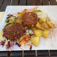 Faschierte Laibchen aus Sojafaschiertem at triVida in Klagenfurt