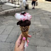 VEGAN KRSIPY CONE AND VEGAN GELATO  at Gelatoteca SuSo in Venice