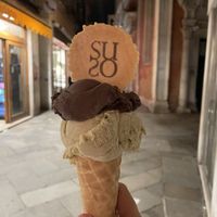 Pistachio and dark chocolate   at Gelatoteca SuSo in Venice