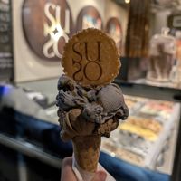 black sesame (top) and coffee (bottom) flavours at Gelatoteca SuSo in Venice