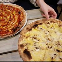 pizzas veganas at Ay Mi Madre in Madrid