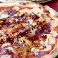 Vegan BBQ chicken pizza at Morelli Zorelli in Brighton