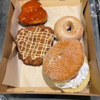 The iced chai donut was the best in my option. The apple fritter. Strawberry split. Crème Brûlée.   at Donut Bar in San Diego