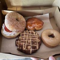 4 vegan options-strawberry split, apple fritter, crème brûlée, and chai (?) #Veganuary at Donut Bar in San Diego