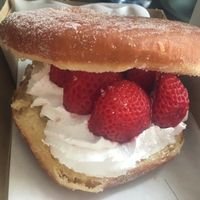 Vegan cream filing had a strange texture  at Donut Bar in San Diego