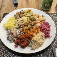 Vorspeisenteller groß; veganer Ayran  at Erbils in Munich