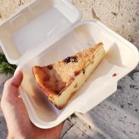 Vegan cheesecake at Erbils in Munich