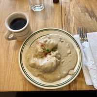 Vegan biscuits and graaaavy  #Veganuary at Redwing Cafe in Seattle