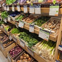 Fresh fruit and veg at Scarabee Biocoop - Vasselot in Rennes