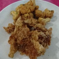 Deep fried mushrooms & cauliflowers (vegan) - from 'mixed rice' section at Lau Di Fong Vegetarian in Penampang