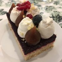 Pâtisserie cassis châtaignes   at Les Demoiselles de Montpellier in Montpellier