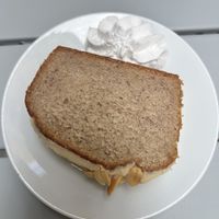 Banana bread cacahuetes  at Les Demoiselles de Montpellier in Montpellier