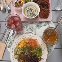 Petit brunch and tofu bowl   at Les Demoiselles de Montpellier in Montpellier