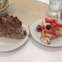 Chocolate-nut cake and vanilla tonka strawberry tart at Les Demoiselles de Montpellier in Montpellier