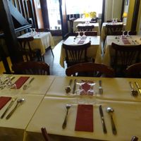 Good sit-down restaurant at Pema Thang in Paris