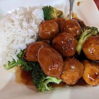 General Tso's Chicken lunch special at Bodhi Kosher Vegetarian Restaurant in New York City