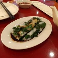 Spinach rice rolls at Bodhi Kosher Vegetarian Restaurant in New York City