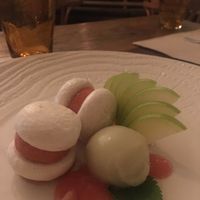 Vegan meringue dessert at Konnubio in Florence