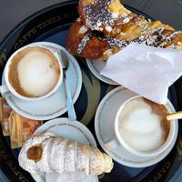 Cappuccino di soia e di mandorla+dolci at Fratelli Piermattei in Rome