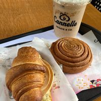 Croissant recheado, cinnamon roll e milkshake cocomaltine.  at Cannelle Doces Especiais in Brasilia