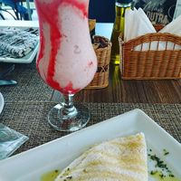 Milk shake de morango e tapioca com creme de castanha at Cannelle Doces Especiais in Brasilia