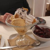 Toffee-Eis mit Pflaumen at Landhaus Beckmann in Kalkar
