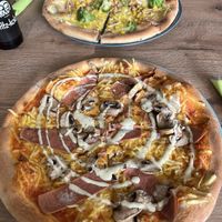 Vegan Pizza Schi-Cha  at Fleischfrei in Dusseldorf