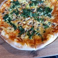 cham-pinat pizza 10,90€ at Fleischfrei in Dusseldorf