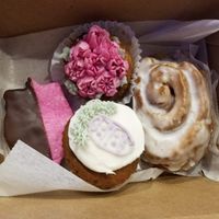 Cinnamon roll, cupcakes, coconut mounds cookie at Walt Disney World - Erin McKenna's Bakery in Lake Buena Vista