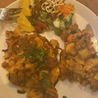 Mains of pasta, salad and soya chunks   at Robin Food in Amsterdam