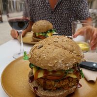 Vegan Burger 🤤 at La Camelia Vegan Bar in Bilbao