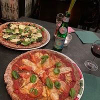 Pizza Nizza und eine selbstzusammengestellte.  at Pizzeria Caravella in Mannheim