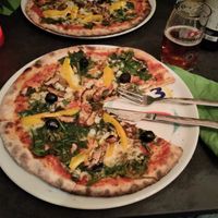 Pizza Valencia mit Vollkornteig, 33cm (vegan) ~13,50€ at Pizzeria Caravella in Mannheim