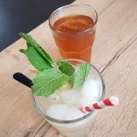 Home made ginger ale and hot apple juice with cinnamon at FOAM in The Hague