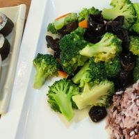 Broccoli with black fungus rice. Fresh and Huge serving. at Fuyue Xianju Vegetarian Restaurant in Macau