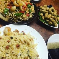 素鹹魚雞粒炒飯，濕炒鼓椒螺頭麵，炸蠔仔 at Fuyue Xianju Vegetarian Restaurant in Macau