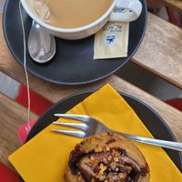 Chai tea with soy milk, vegan peach muffin at Sweet Irene in Bergamo