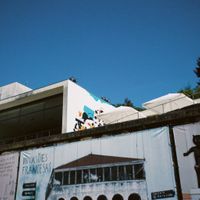 Edifício visto por fora. at Bar do Girassol in Amarante