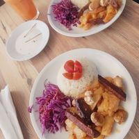 Seitan assado com castanhas e batatas, arroz basmati. at Bar do Girassol in Amarante