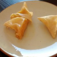 Vegan cheese samossas at Cuisine Veggie in Toulouse